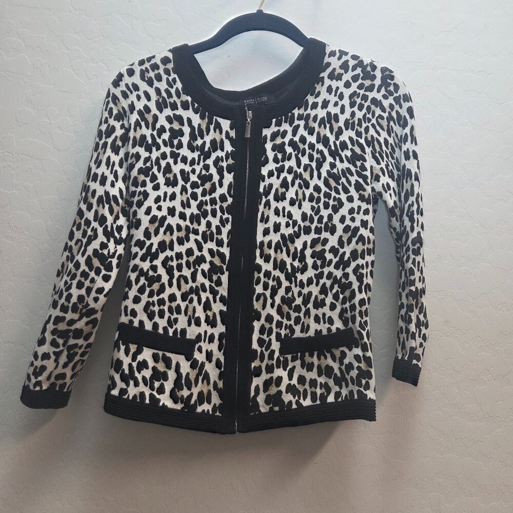 White House-Extra Small Leopard Zip up Blouse Like‎ New- Trendy